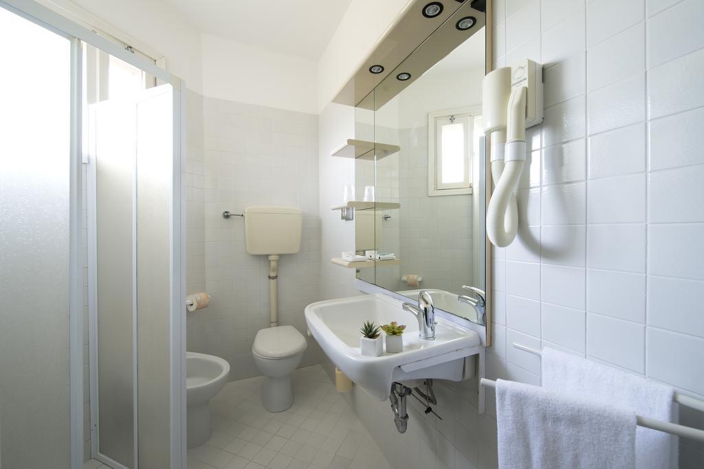 Nice Hotel Μπιμπιόνε Εξωτερικό φωτογραφία