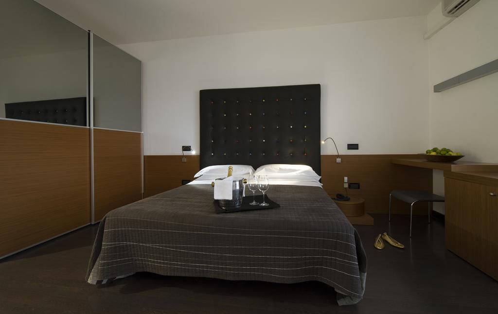Nice Hotel Μπιμπιόνε Εξωτερικό φωτογραφία
