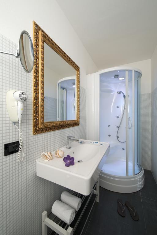 Nice Hotel Μπιμπιόνε Εξωτερικό φωτογραφία