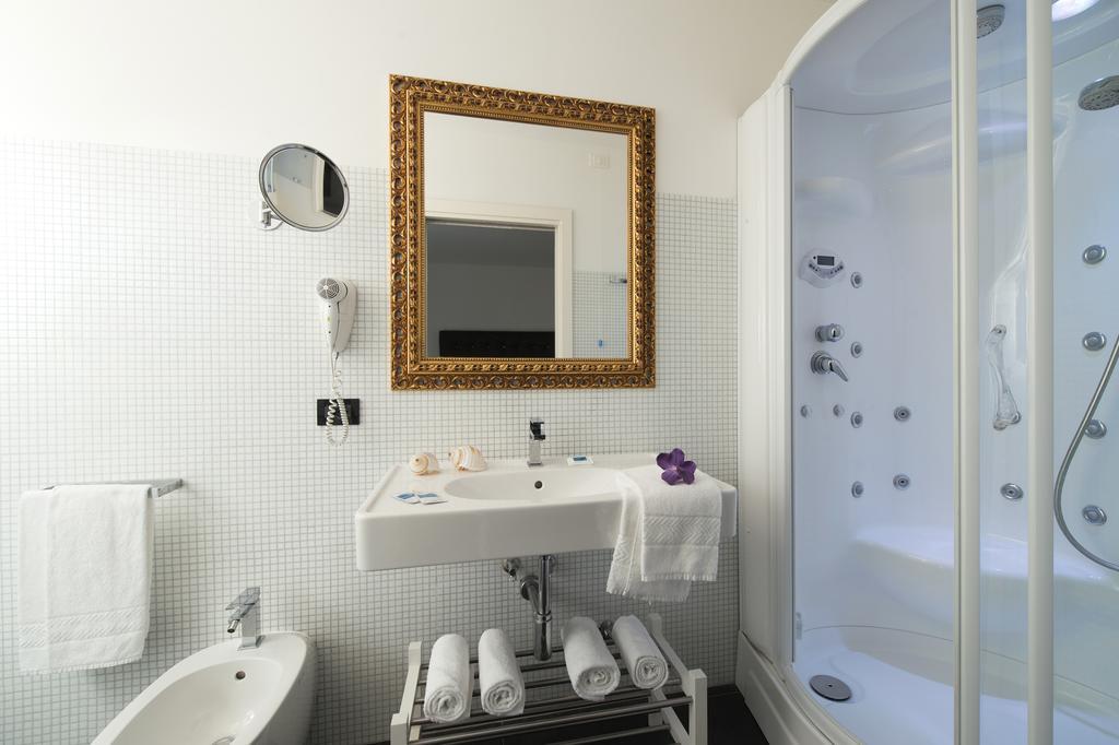 Nice Hotel Μπιμπιόνε Εξωτερικό φωτογραφία