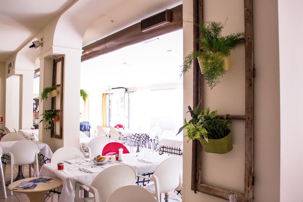 Nice Hotel Μπιμπιόνε Εξωτερικό φωτογραφία