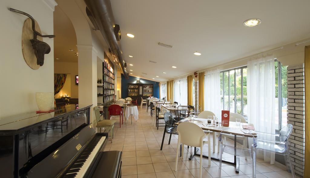 Nice Hotel Μπιμπιόνε Εξωτερικό φωτογραφία