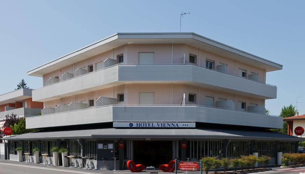 Nice Hotel Μπιμπιόνε Εξωτερικό φωτογραφία